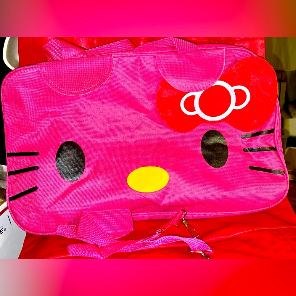 NWOT Sanrio Hello Kitty Large Hot Pink Travel Bag.